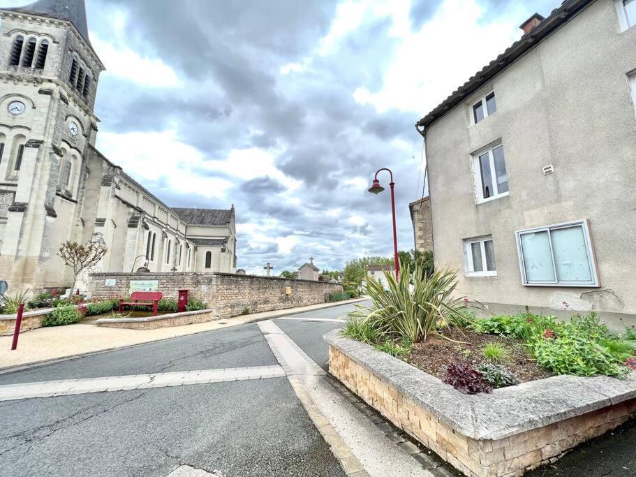 La Baillargeoise - Superbe Maison A 7 Min Du Parc Saint-Georges-les-Baillargeaux Buitenkant foto